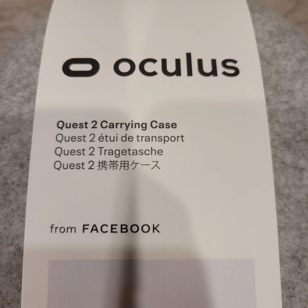 Oculus Quest 2 Gray Carrying Case